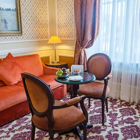 Relais & Chateaux Heritage Szálloda