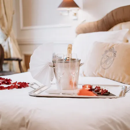 Relais & Chateaux Heritage Szálloda