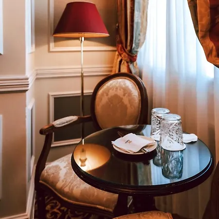 Relais & Chateaux Heritage Szálloda